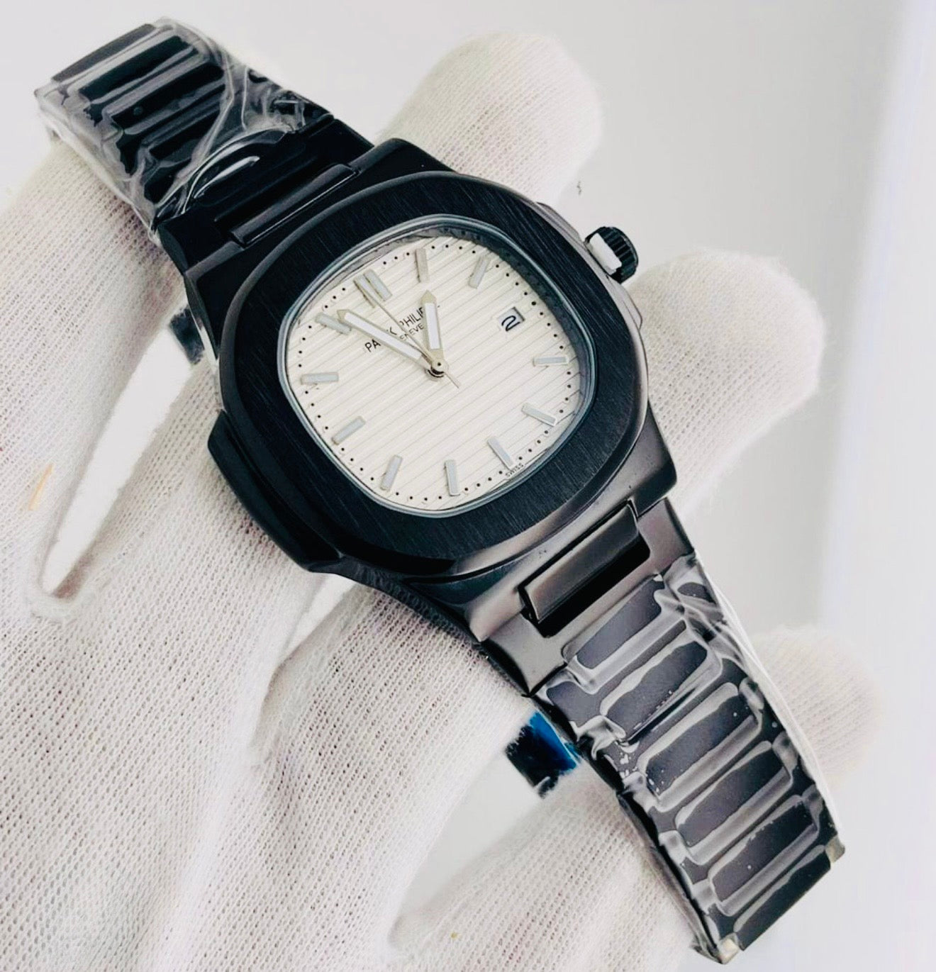 Patek Philippe Nautilus Black - White Dial