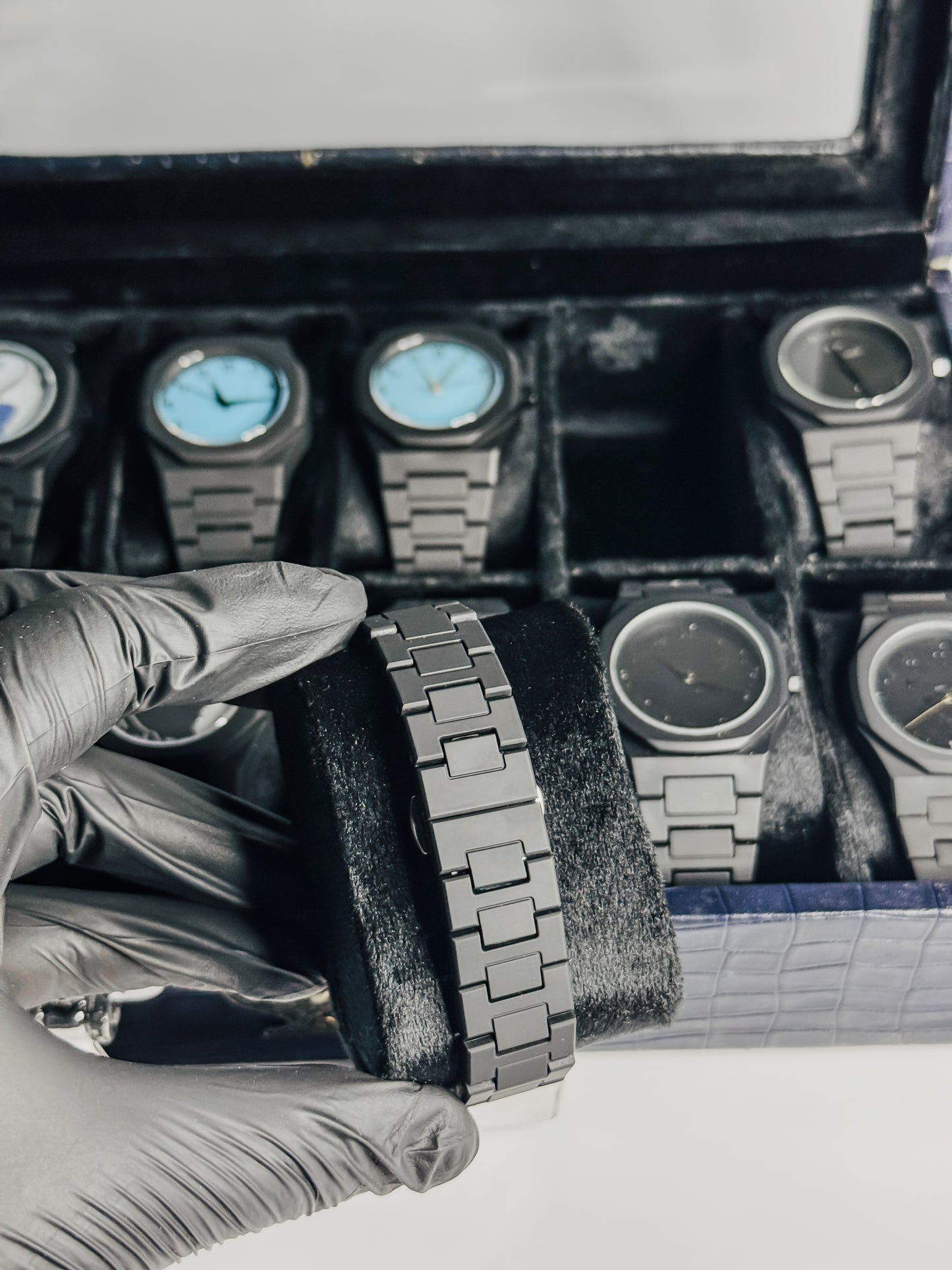 Black Arabic Aura Watch - Hero Face