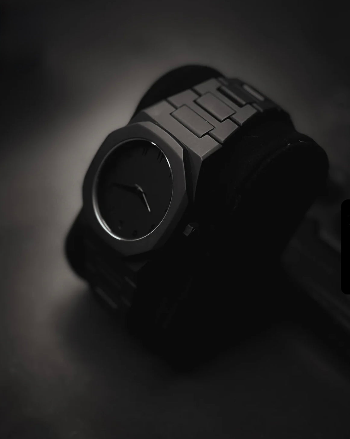 Arabic Aura Watch | Black