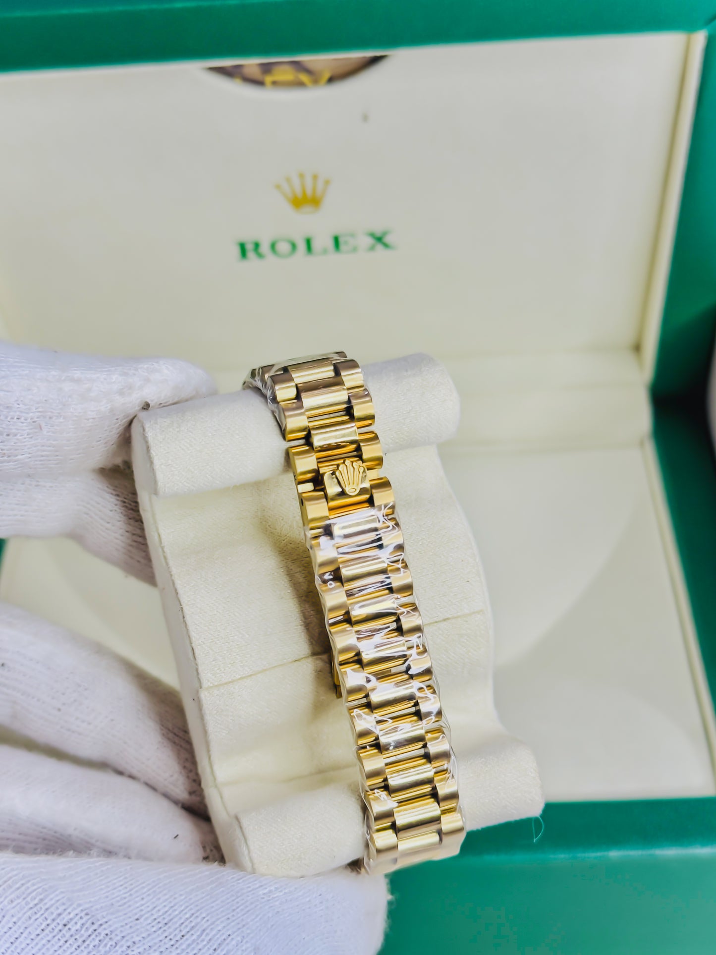 Rolex Royale Day - Date | Golden Diamond Bezel Female Edition
