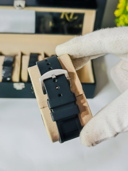 RM Black Smiley - Strap Edition
