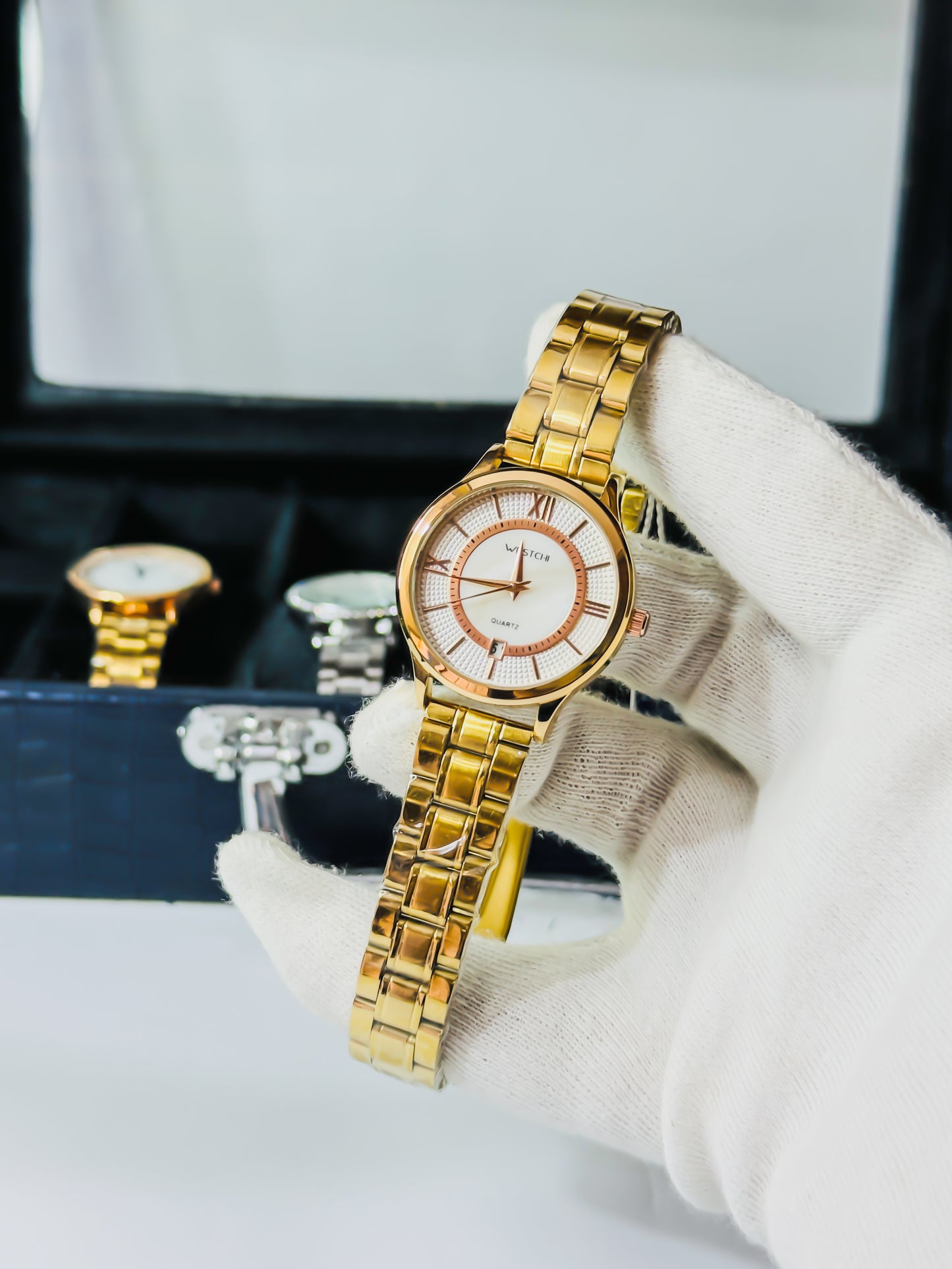 Westci-ll Elegant Gold Roman Dial Watch- Women Edition