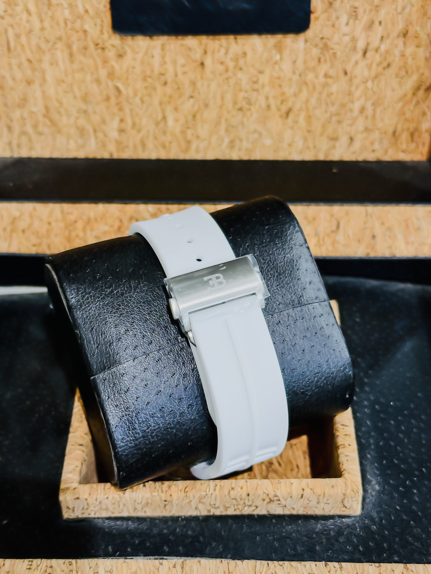 Jacob&Co Bugatti Chiron Sapphire Edition – Transparent Red & White