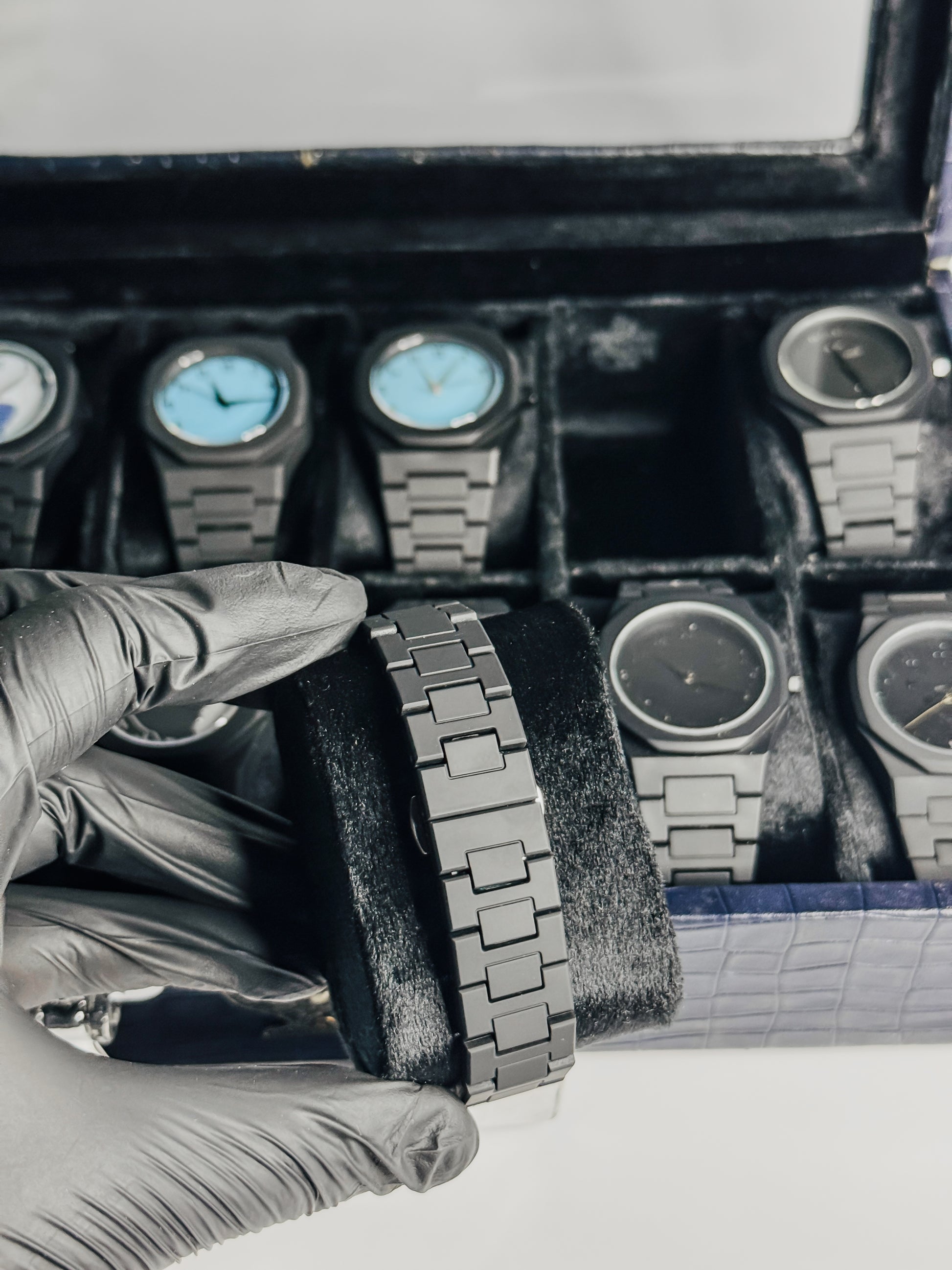 Black Arabic Aura Watch - Hero Face