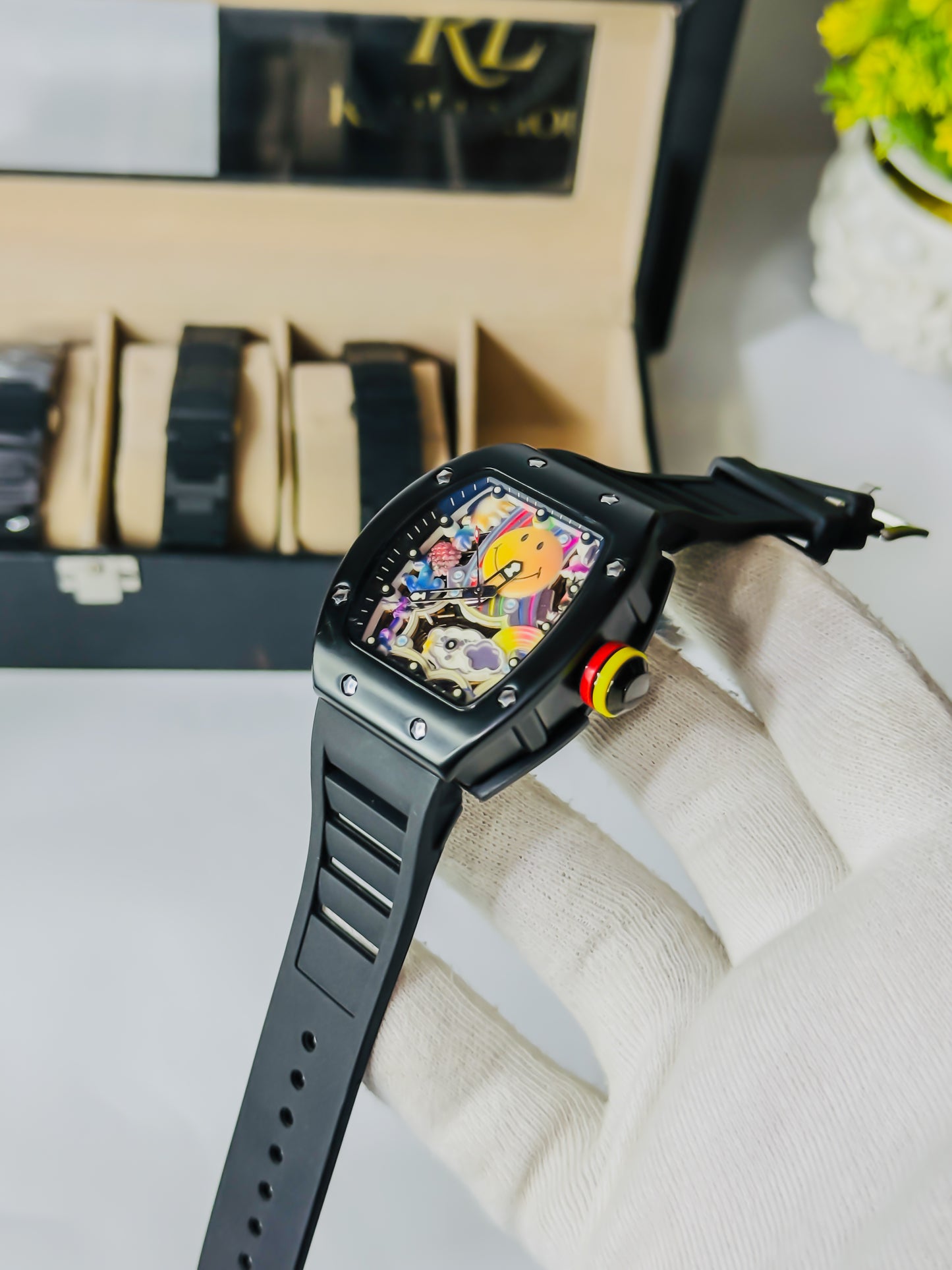 RM Black Smiley - Strap Edition
