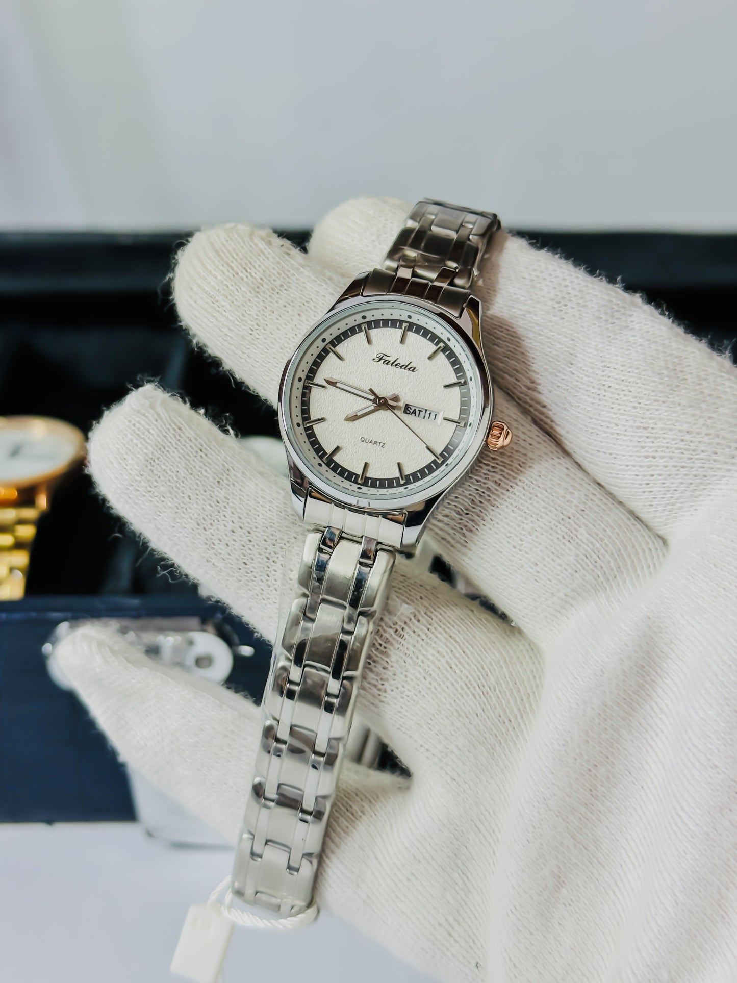 Faleda-ll Silver Elegant Day-Date Watch - Women Edition