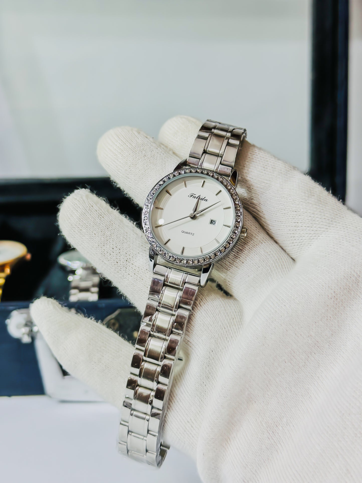 Faleda-l Silver Elegant Diamond Bezel Watch - Women Edition